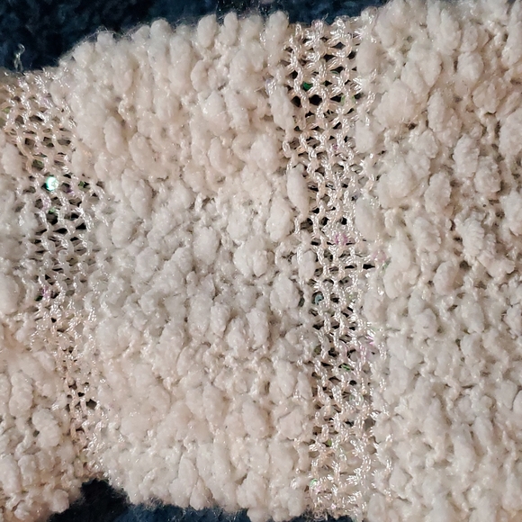 Temt Small white with sparkles sweater. - Picture 5 of 5